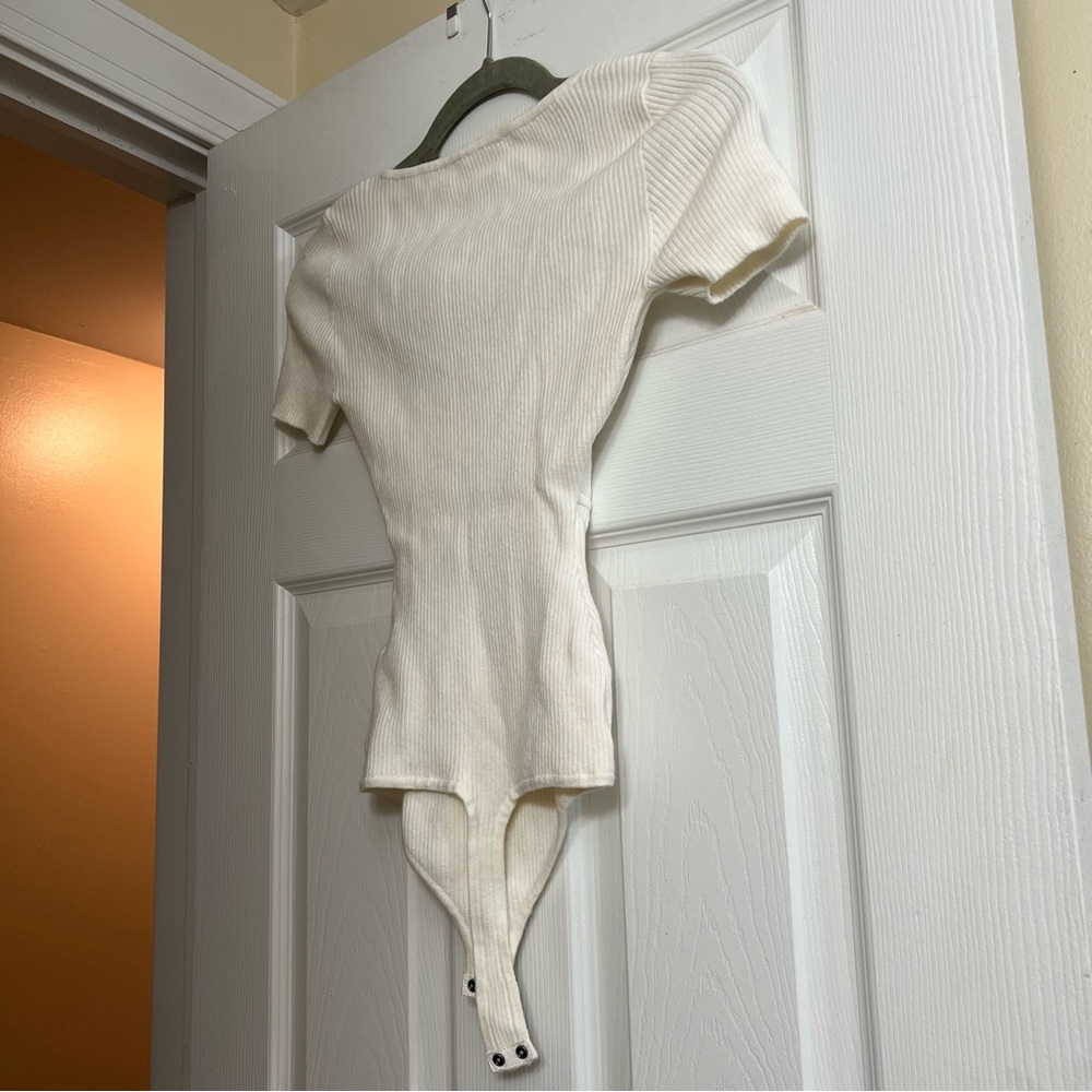 A&F Short-Sleeve Sweetheart Sweater Bodysuit - Picture 10 of 11